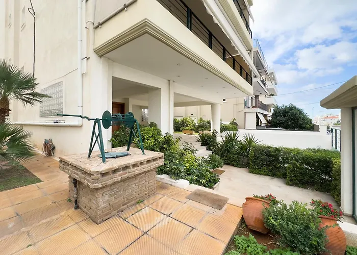 Spacious Family Apt In Glyfada